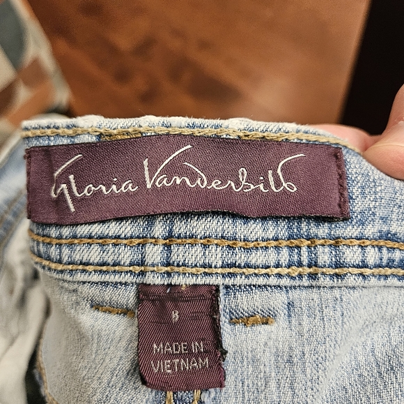 Gloria Vanderbilt Woman's Jeans - Picture 5 of 5